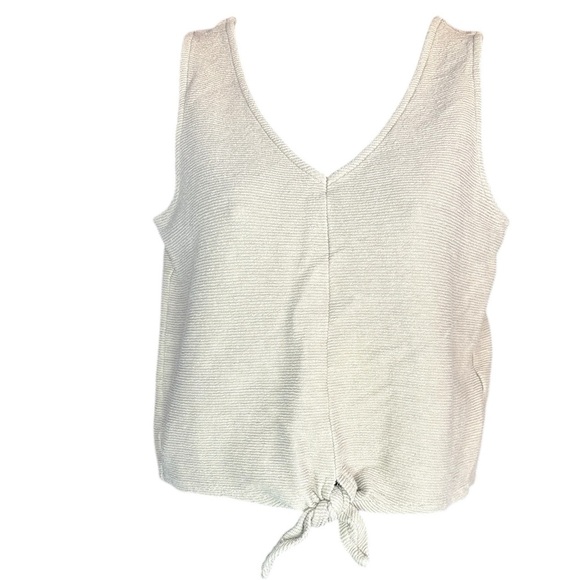 Madewell Texture and Thread Tie
Front V Neck Tank Small cream preloved - Picture 2 of 5